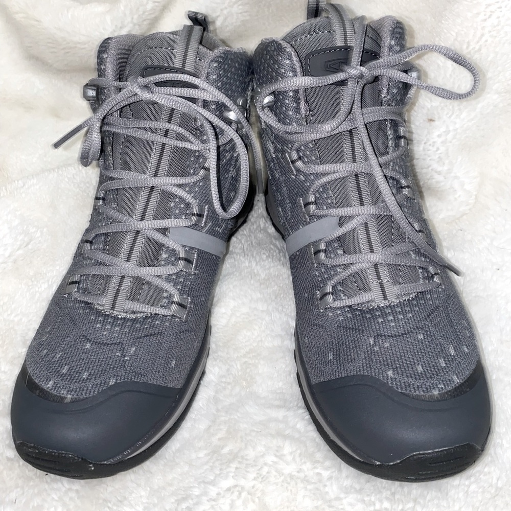 Brand New Neutral Keen Hiking Boots